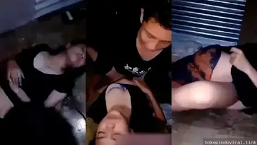 Bokep Indo Temen Cantik Mabok Diperkosa Sampe Memek Robek poster